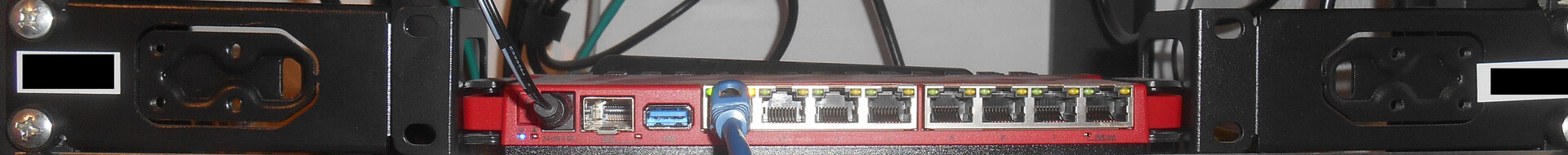 Möglicher VPN-Gateway: Ein im 19-Zoll-Schrank montierter Mikrotik L009